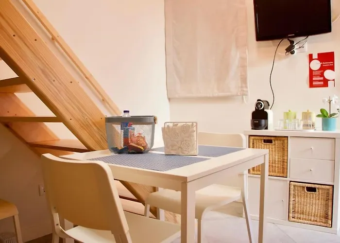 Ilhas Douro Fontainhas By Pa * Oporto