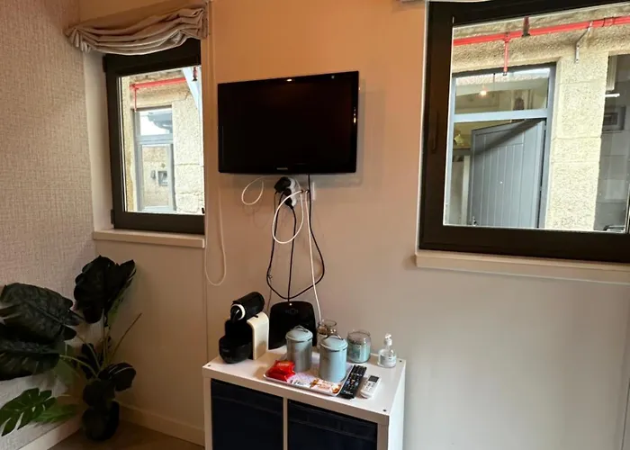 Ilhas Douro Fontainhas By Pa * Oporto